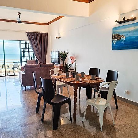 'Newly Refurbished' 'Sunny Seaview' At Regency With 2 Carpark By Shine Stay Porto Dickson Exterior foto