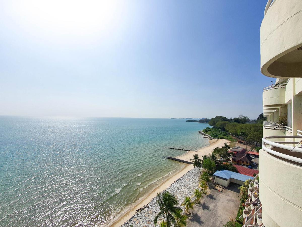 'Newly Refurbished' 'Sunny Seaview' At Regency With 2 Carpark By Shine Stay Porto Dickson Exterior foto