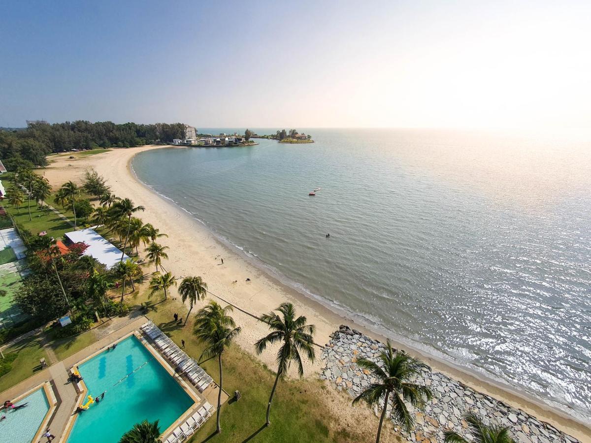 'Newly Refurbished' 'Sunny Seaview' At Regency With 2 Carpark By Shine Stay Porto Dickson Exterior foto